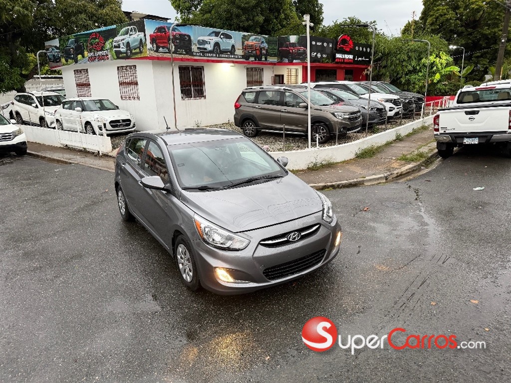 2015 Hyundai Accent — foto 7 / 12