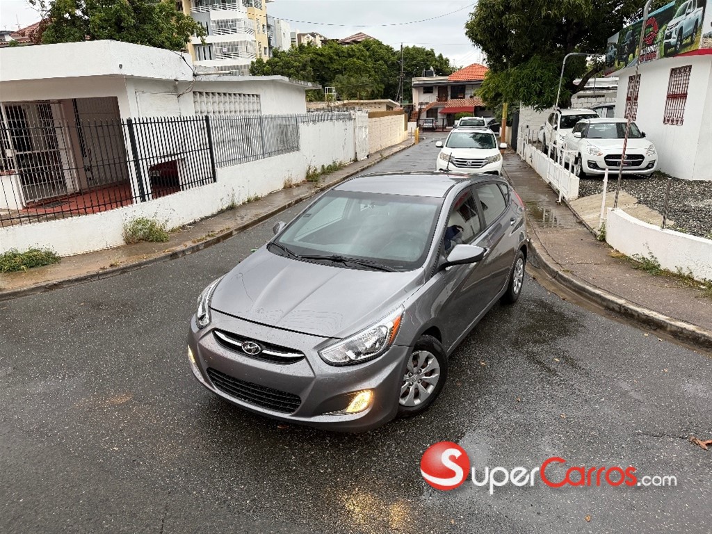 2015 Hyundai Accent — foto 9 / 12