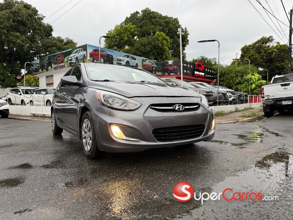 2015 Hyundai Accent — foto 10 / 12