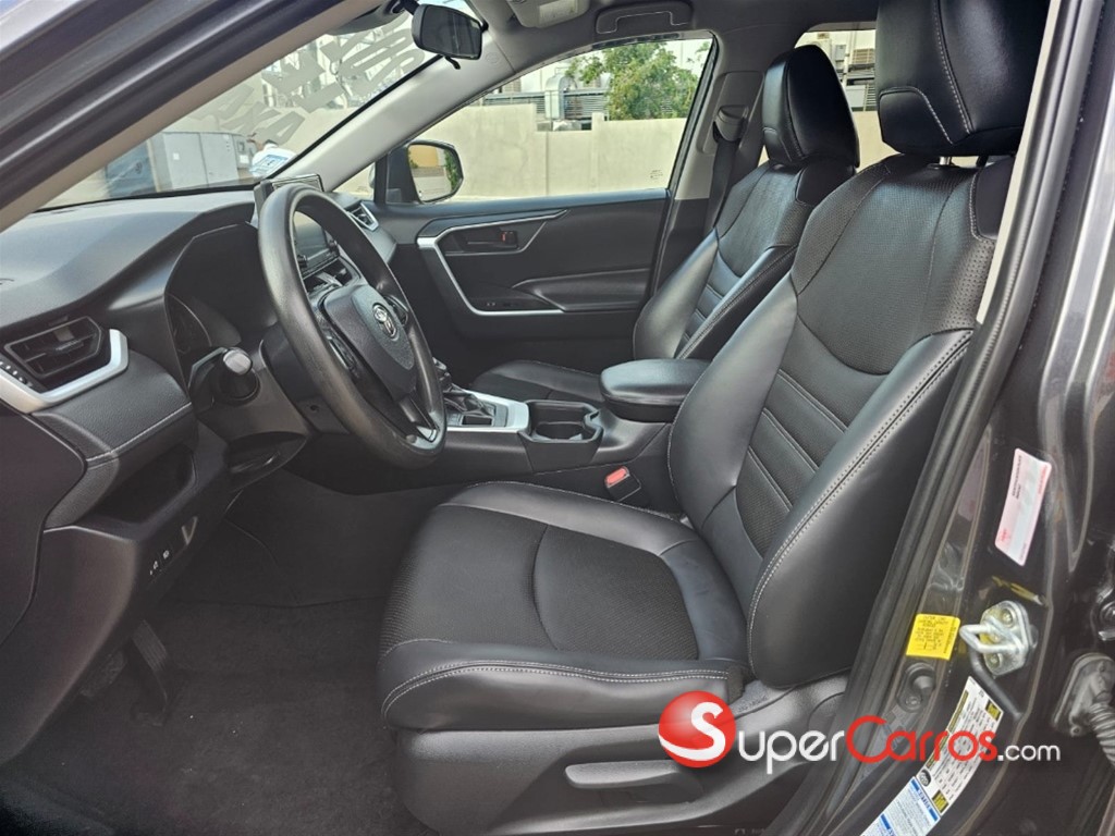 2021 Toyota RAV4 LE — foto 9 / 11