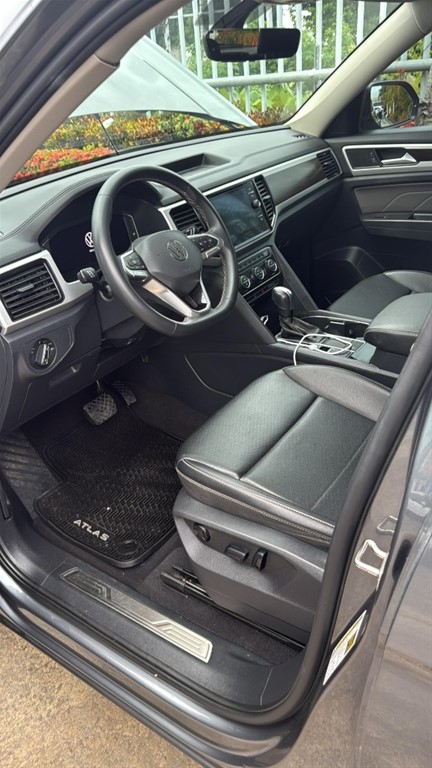 2022 Volkswagen Atlas — foto 8 / 12