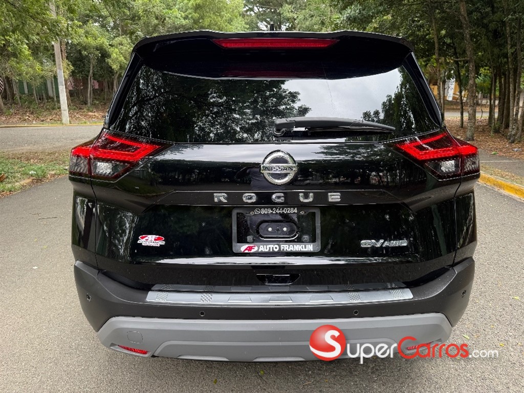 2022 Nissan Rogue SV — foto 4 / 9