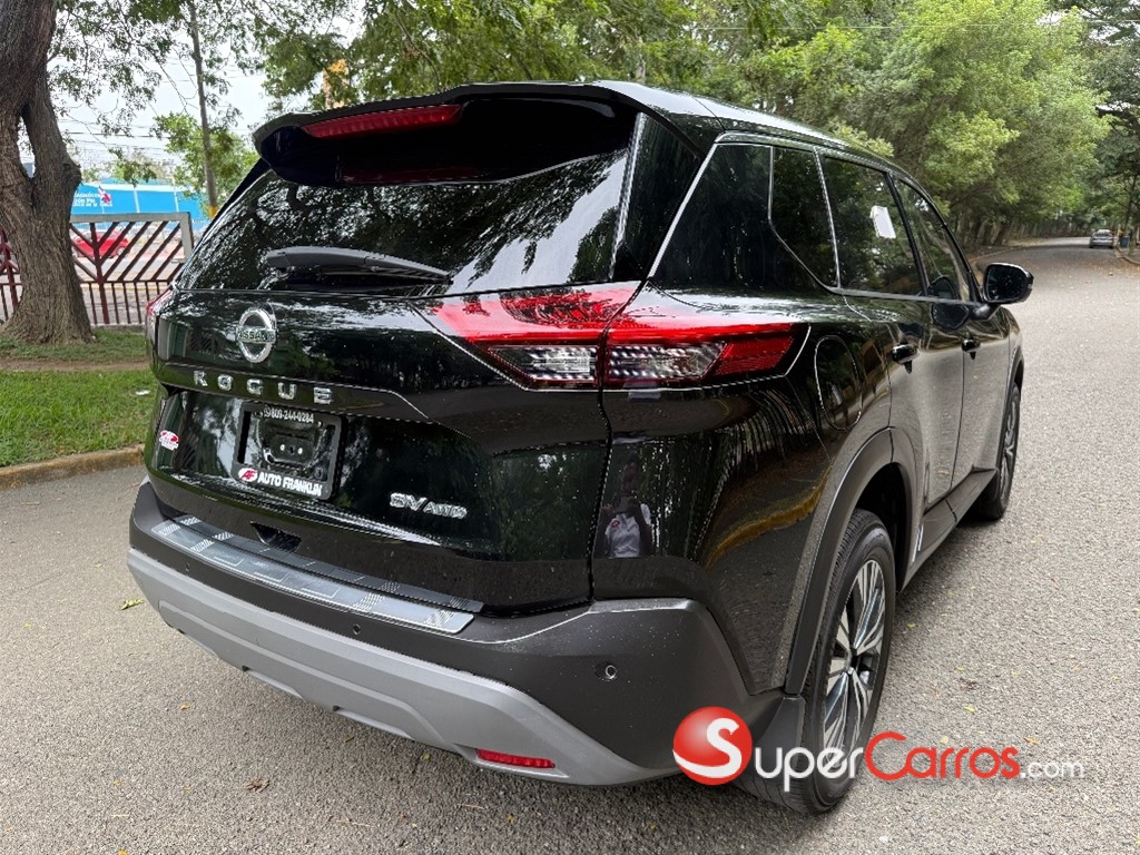2022 Nissan Rogue SV — foto 5 / 9