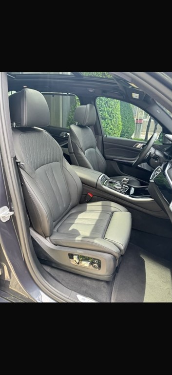 2019 BMW X 5 40i — foto 7 / 10