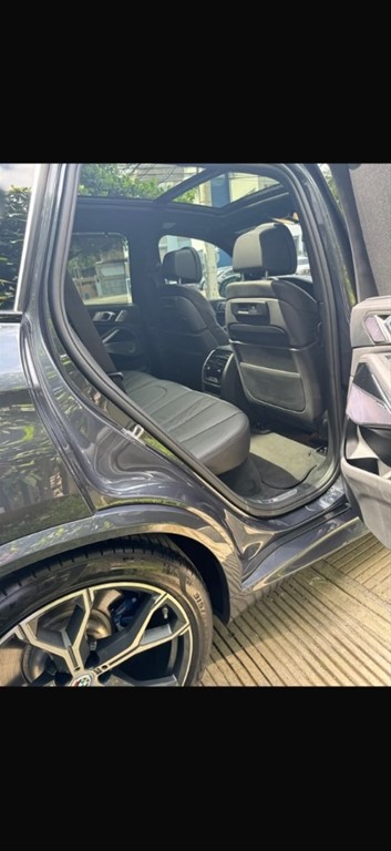 2019 BMW X 5 40i — foto 9 / 10