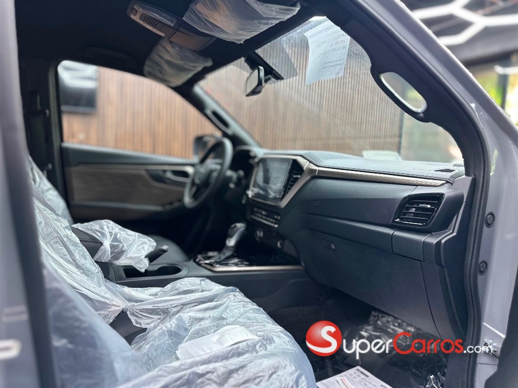 2027 Isuzu DMAX LSE — foto 9 / 11