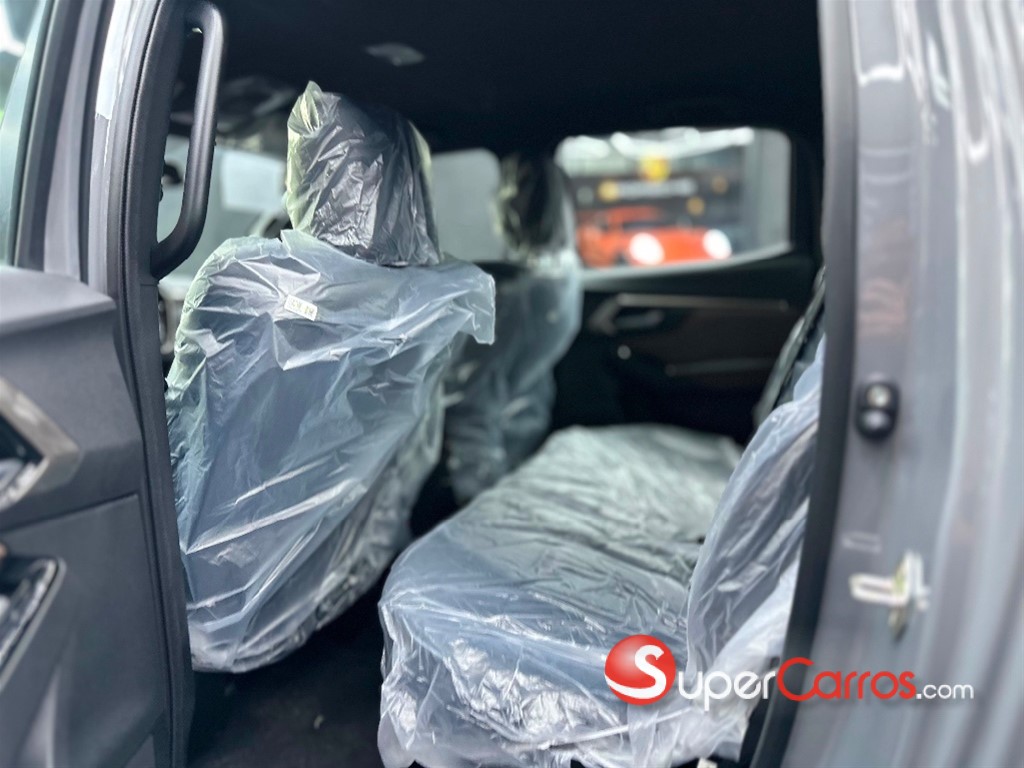 2027 Isuzu DMAX LSE — foto 10 / 11
