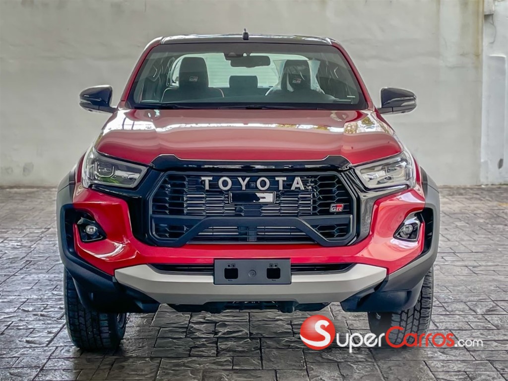 2027 Toyota Hilux GR Sport — foto 2 / 11