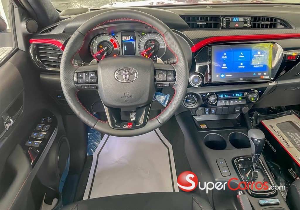 2027 Toyota Hilux GR Sport — foto 8 / 11