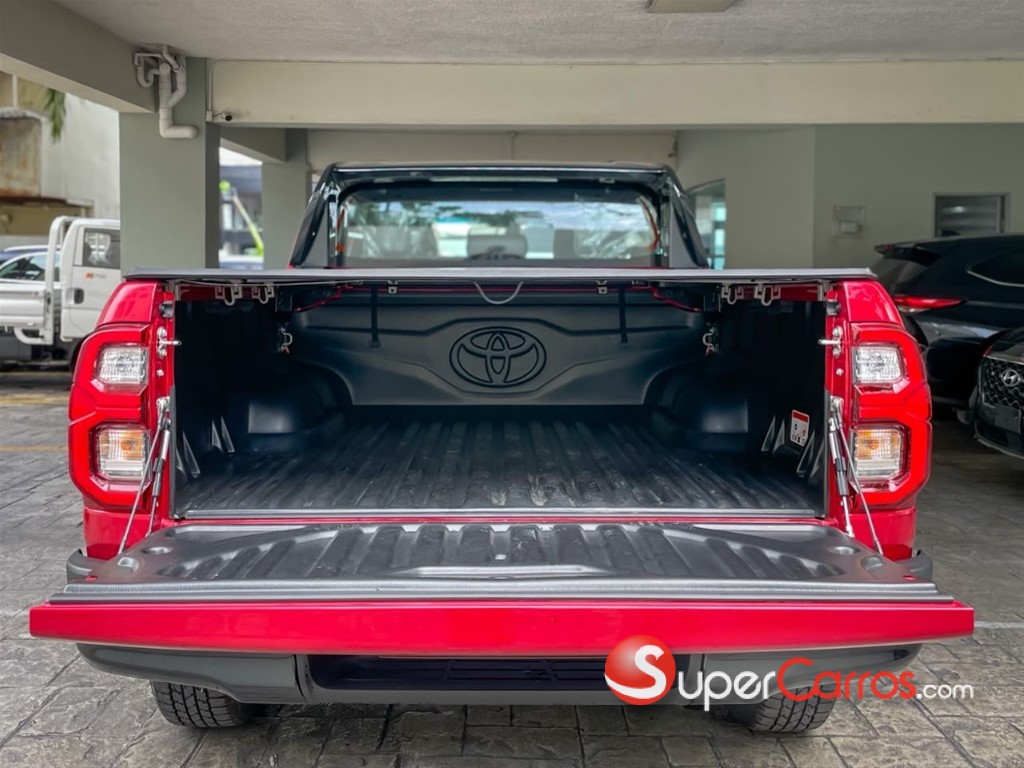 2027 Toyota Hilux GR Sport — foto 9 / 11