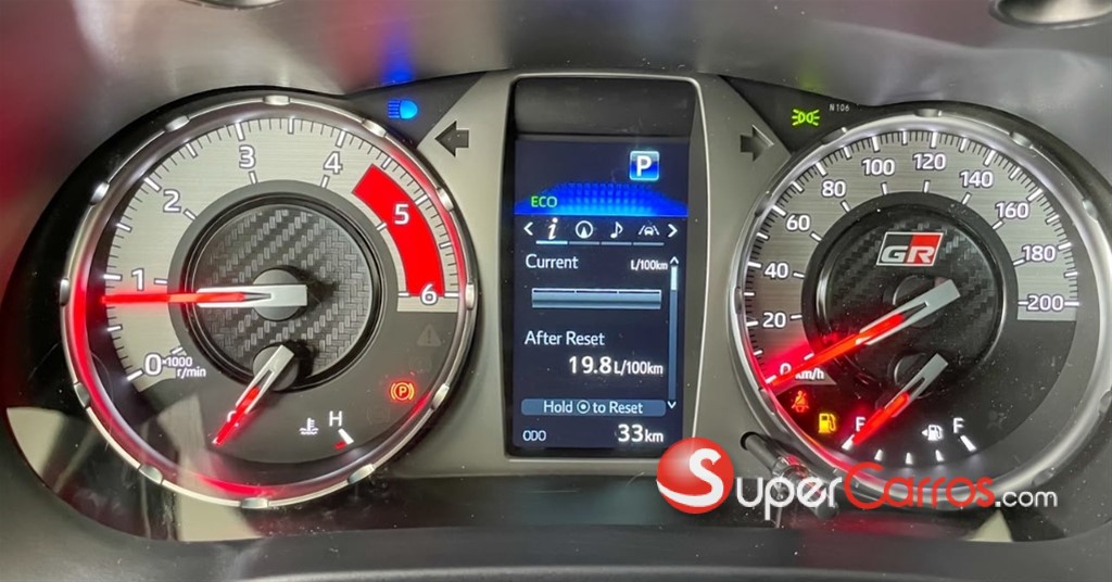 2027 Toyota Hilux GR Sport — foto 10 / 11
