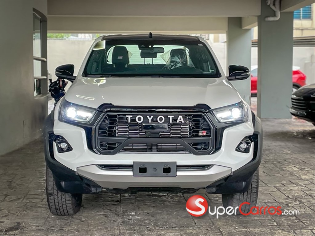 2027 Toyota Hilux GR Sport — foto 2 / 11
