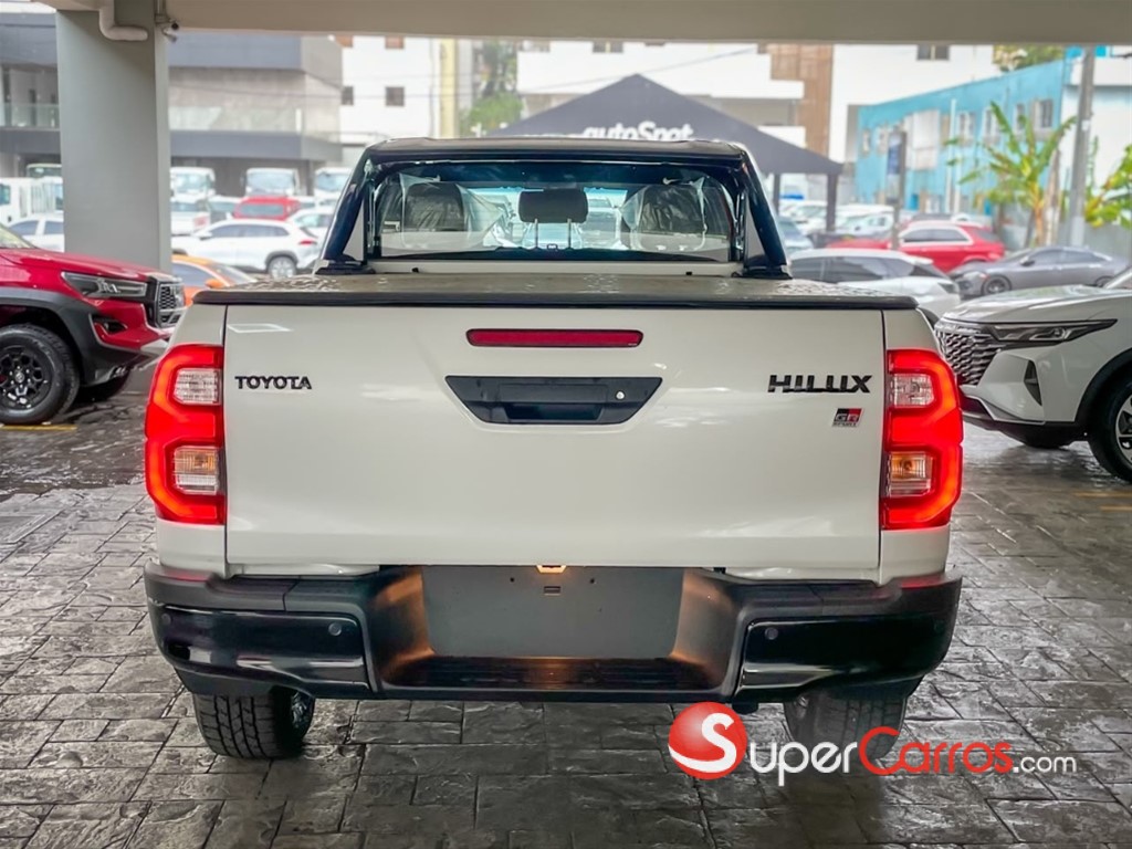 2027 Toyota Hilux GR Sport — foto 5 / 11