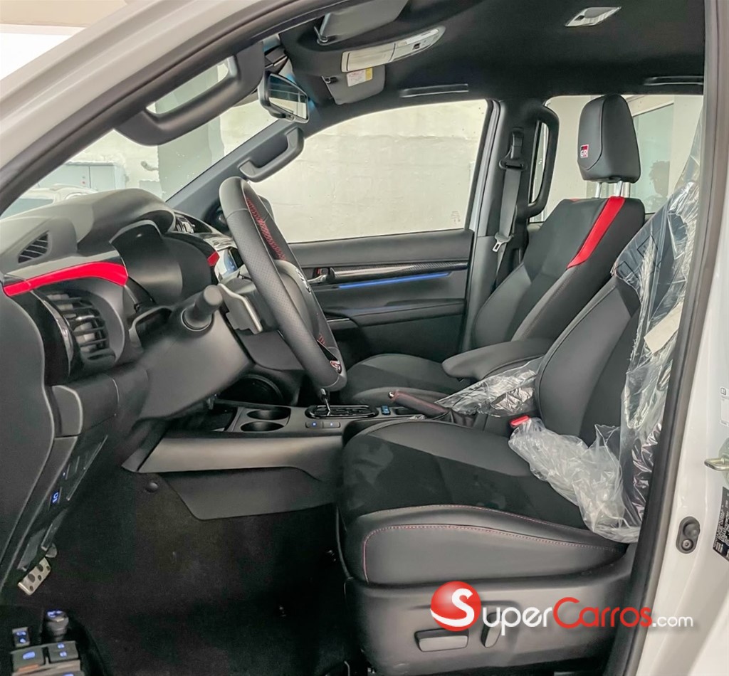 2027 Toyota Hilux GR Sport — foto 6 / 11