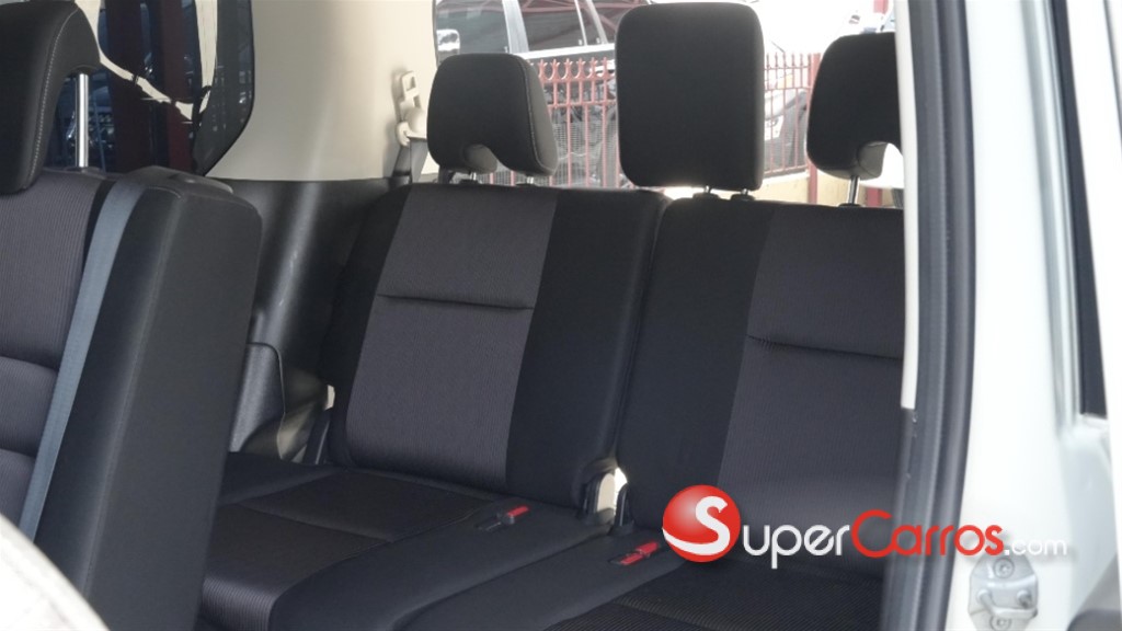 2020 Nissan Serena — foto 7 / 12