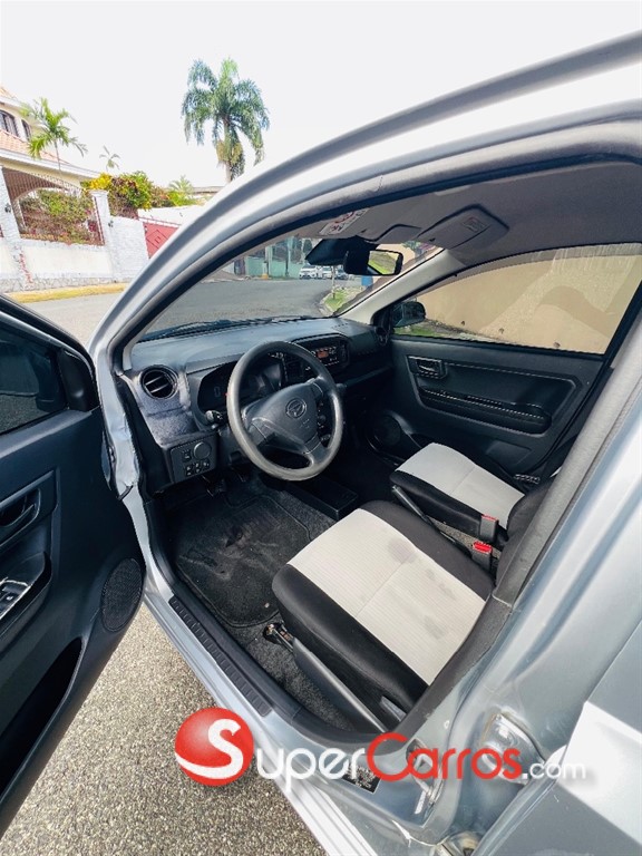 2019 Daihatsu Mira — foto 6 / 12