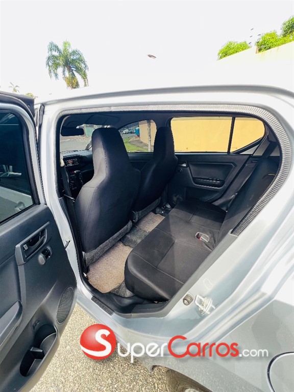 2019 Daihatsu Mira — foto 9 / 12