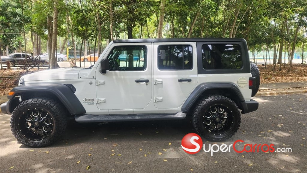 2020 Jeep Wrangler — foto 6 / 12