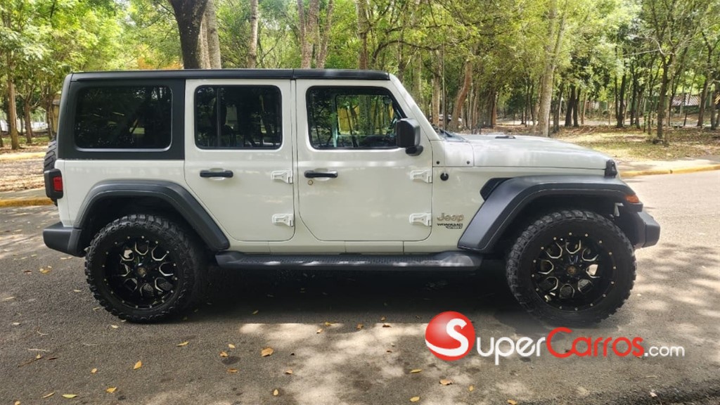 2020 Jeep Wrangler — foto 8 / 12