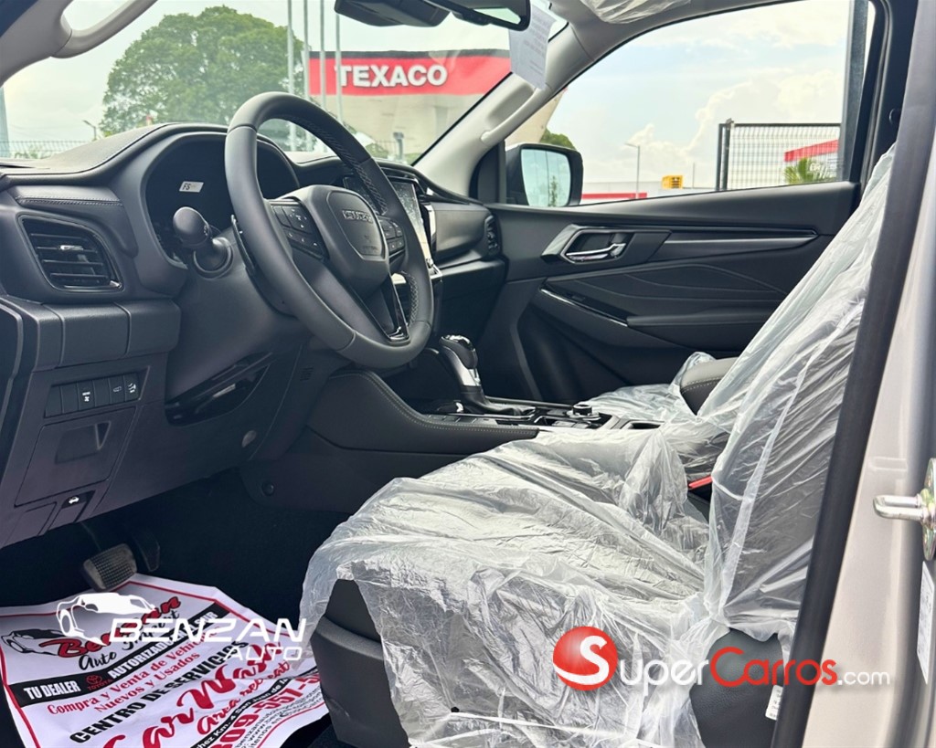 2027 Isuzu Mux — foto 9 / 10