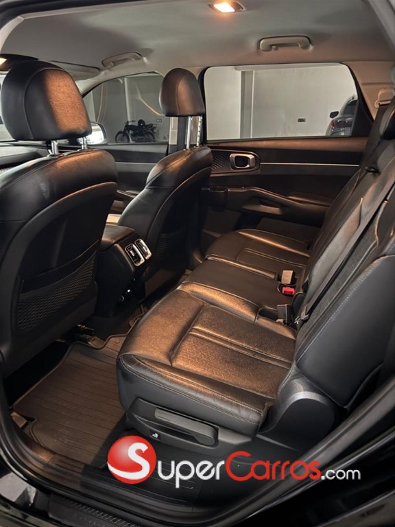 2021 Kia Sorento LX — foto 3 / 4