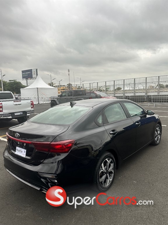 2021 Kia Forte LXS — foto 7 / 12