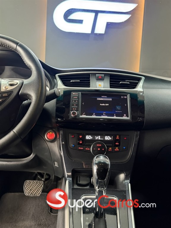 2019 Nissan Sentra SR — foto 2 / 10