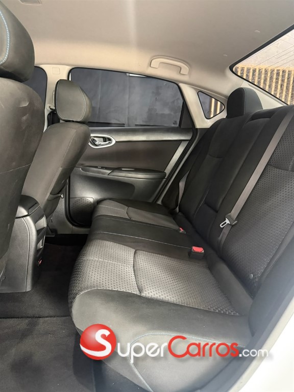 2019 Nissan Sentra SR — foto 5 / 10