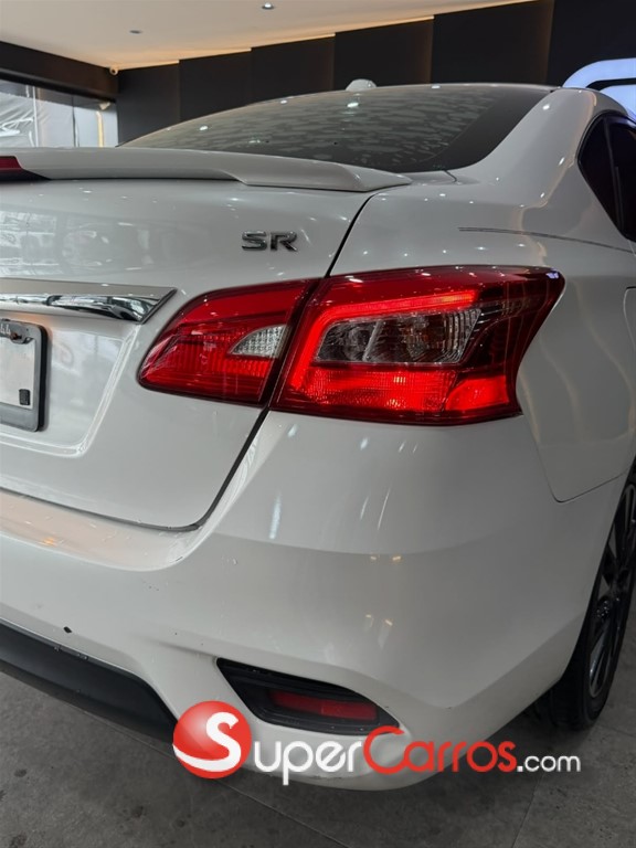 2019 Nissan Sentra SR — foto 10 / 10