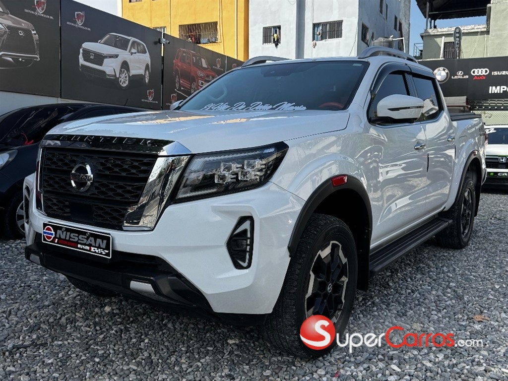 2022 Nissan Frontier LE