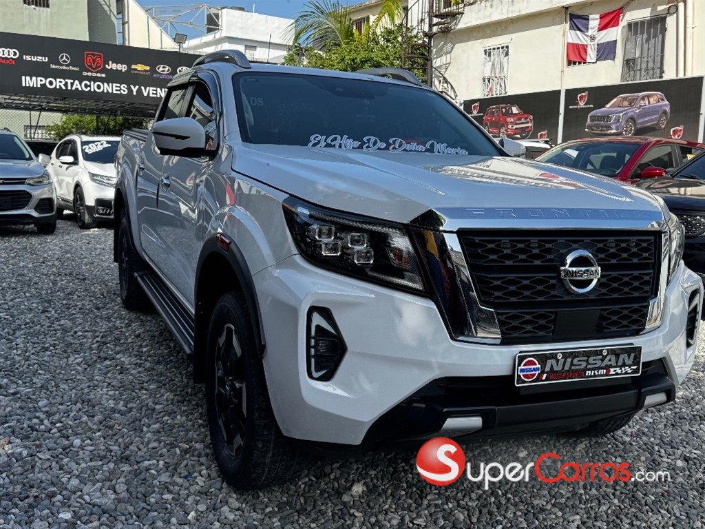 2022 Nissan Frontier LE — foto 2 / 9