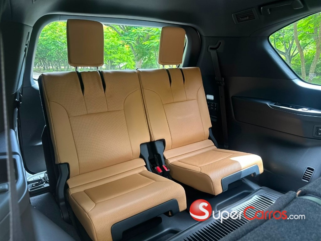 2024 Lexus LX 600 Luxury — foto 7 / 12
