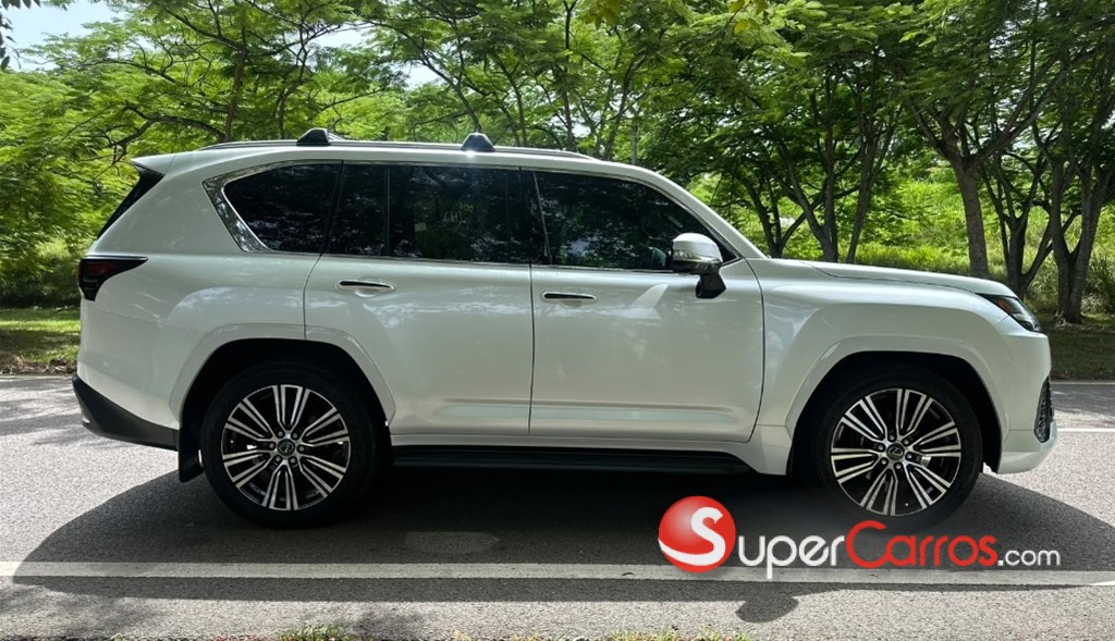 2024 Lexus LX 600 Luxury — foto 12 / 12