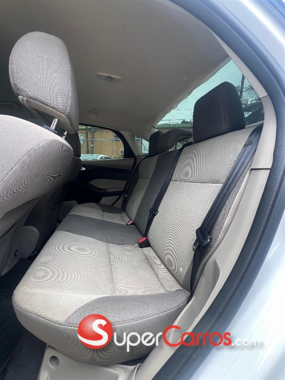 2014 Ford Focus SE — foto 8 / 9