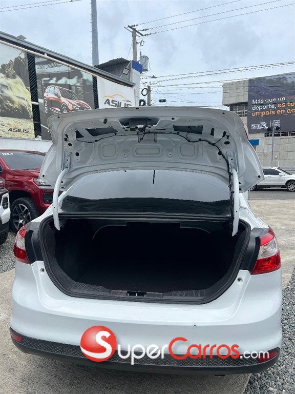 2014 Ford Focus SE — foto 9 / 9