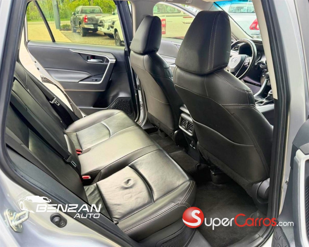 2023 Toyota RAV4 Hybrid TSS — foto 6 / 8
