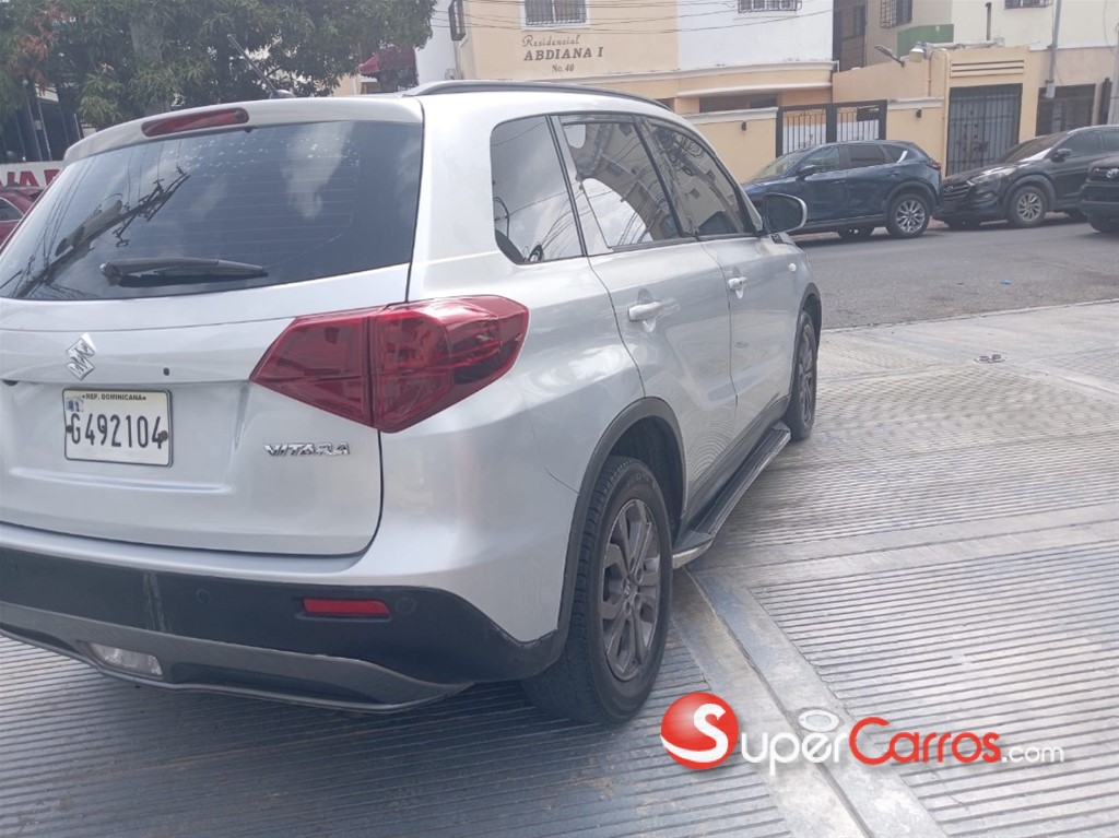 2020 Suzuki Vitara GL — foto 4 / 12