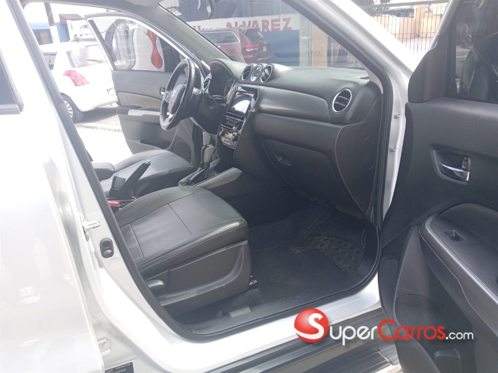 2020 Suzuki Vitara GL — foto 9 / 12