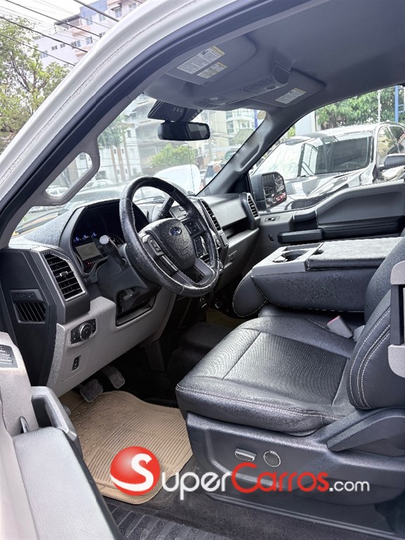2015 Ford F 150 XL — foto 6 / 8
