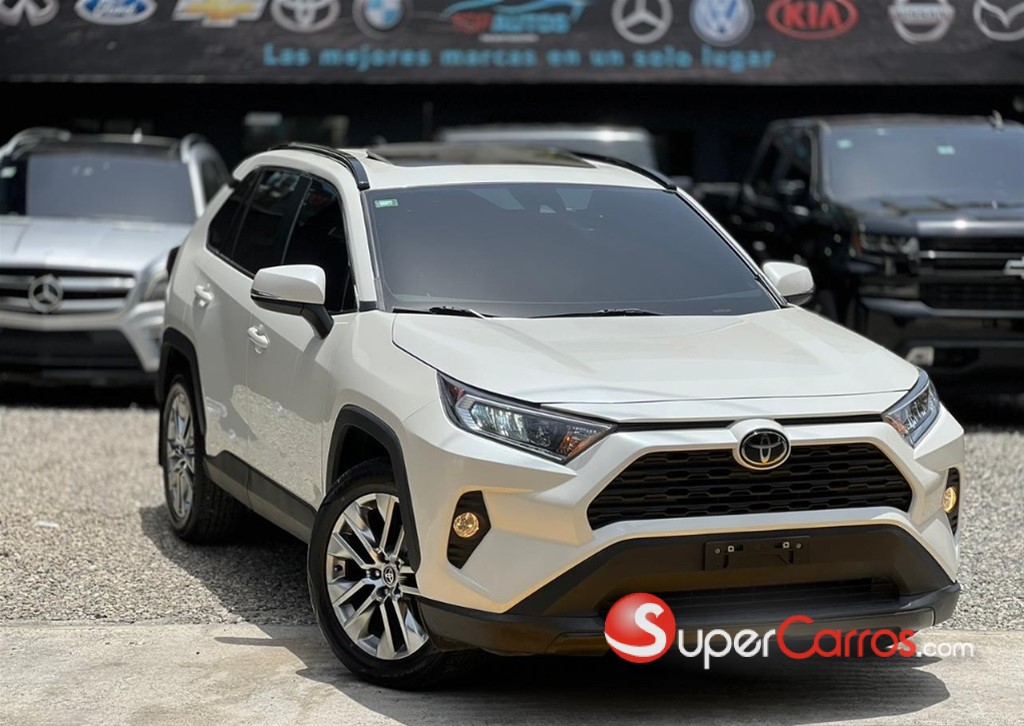 2021 Toyota RAV4 XLE Premium — foto 2 / 8