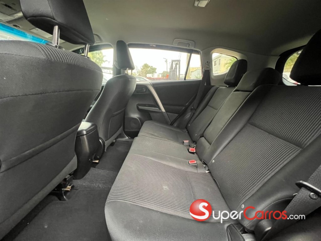 2016 Toyota RAV4 LE — foto 5 / 8