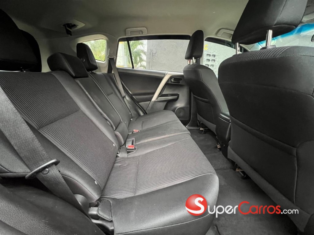 2016 Toyota RAV4 LE — foto 6 / 8