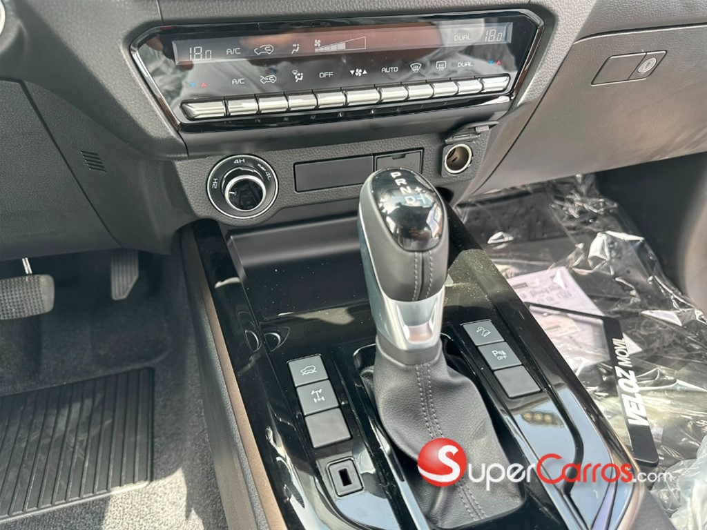 2027 Isuzu DMAX LSE — foto 8 / 10