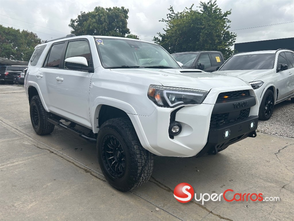 2021 Toyota 4 Runner SR5 — foto 3 / 11