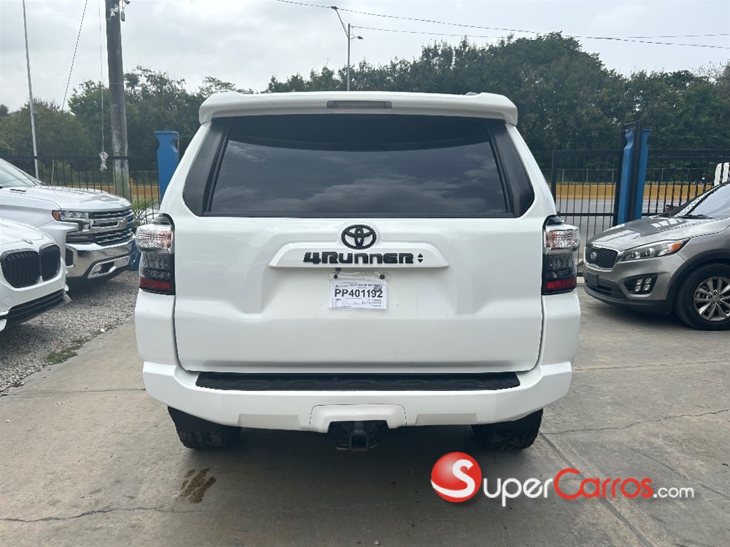 2021 Toyota 4 Runner SR5 — foto 5 / 11