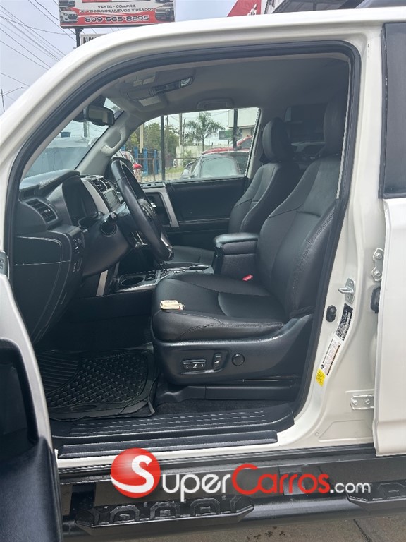 2021 Toyota 4 Runner SR5 — foto 9 / 11