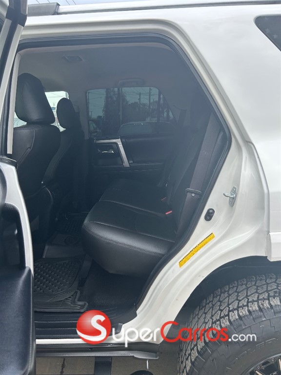 2021 Toyota 4 Runner SR5 — foto 10 / 11
