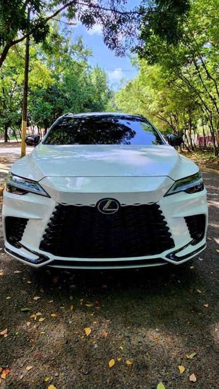 2023 Lexus RX 500H F SPORT — foto 4 / 12