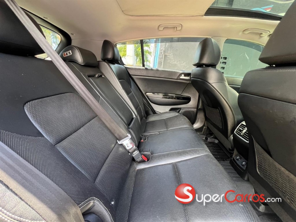 2020 Kia Sportage EX — foto 7 / 8