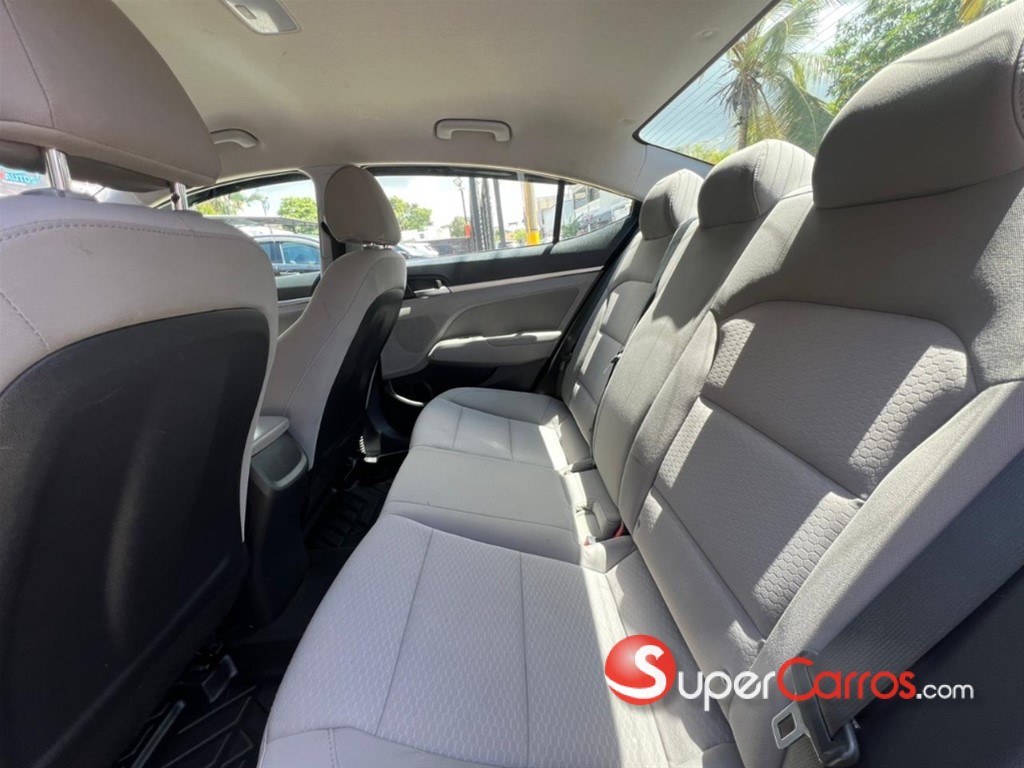 2020 Hyundai Elantra SEL — foto 7 / 8